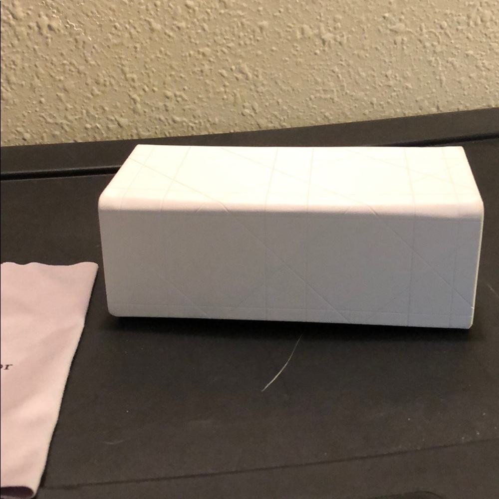 Dior Protective White Hard Case. Includes Cloth. - image 3